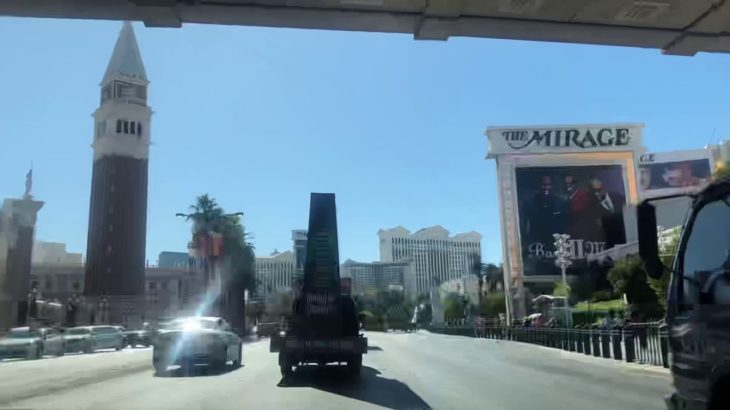 ラスベガス ストリップをドライブ タイムラプス Las Vegas Strip Driving timelapse