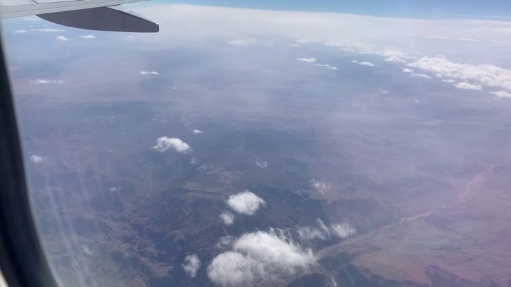 グランドキャニオン付近を上空から観光！ラスベガスから離陸してすぐの景色