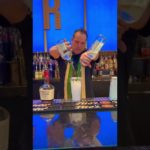 Fun to watch flair bartending 🇺🇸 #ラスベガス #バーテンダー #アメリカ #海外旅行 #lasvegas #fremontstreet #bartender