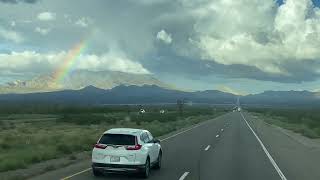 ラスベガスに行く道中、綺麗な虹が出ましたので、見てください。